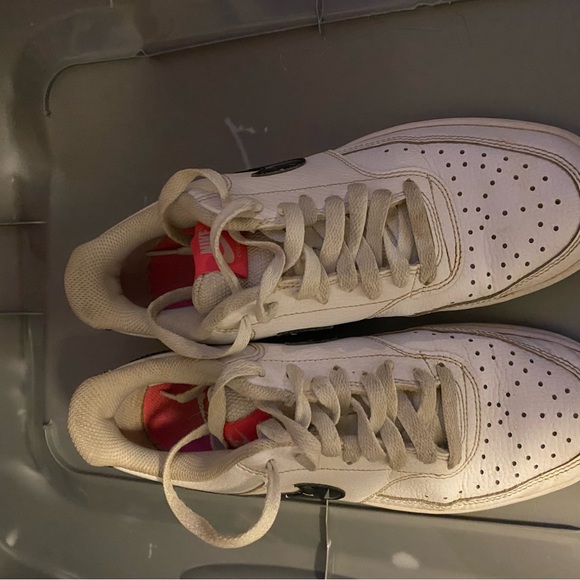 Nike brand shoes and slides - Picture 3 of 3